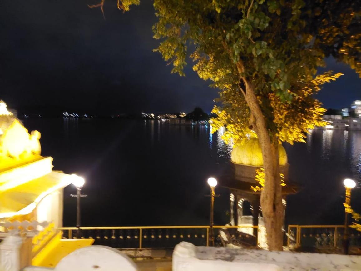 Paddy'S Loft The Lake View Hostel Ουνταϊπούρ Εξωτερικό φωτογραφία