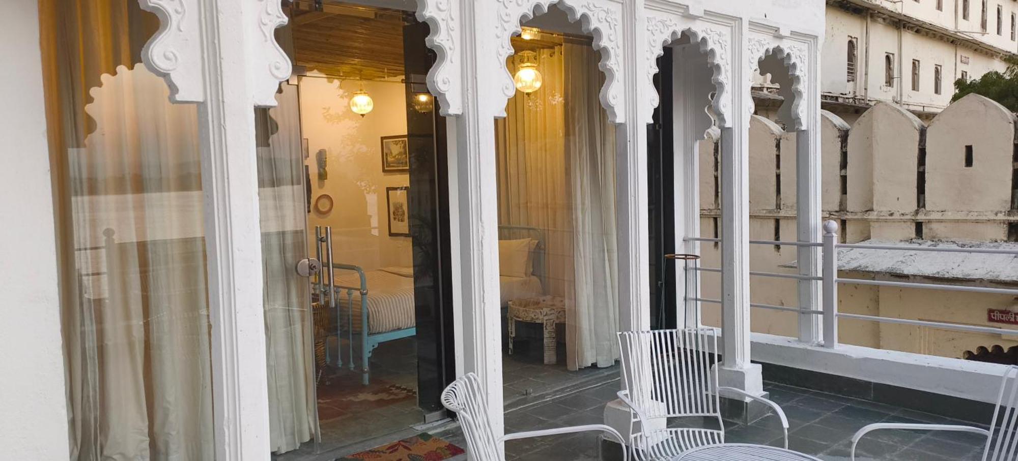 Paddy'S Loft The Lake View Hostel Ουνταϊπούρ Εξωτερικό φωτογραφία